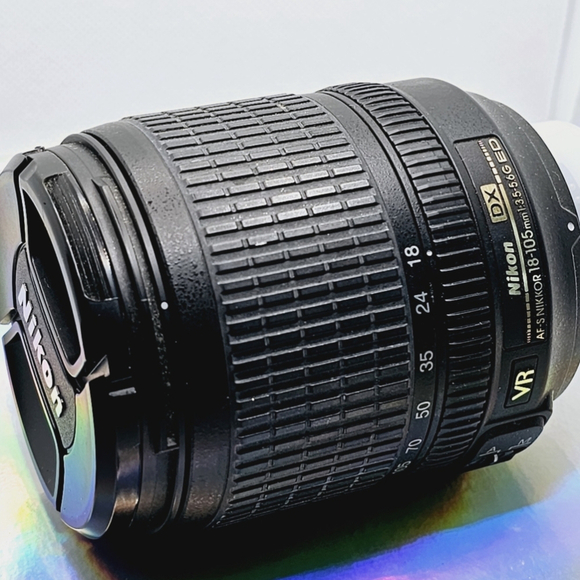 Nikon D90 DSLR Camera w/ 50mm 1.8 & 18-105mm 3.5-5.6 Lenses - Picture 12 of 14